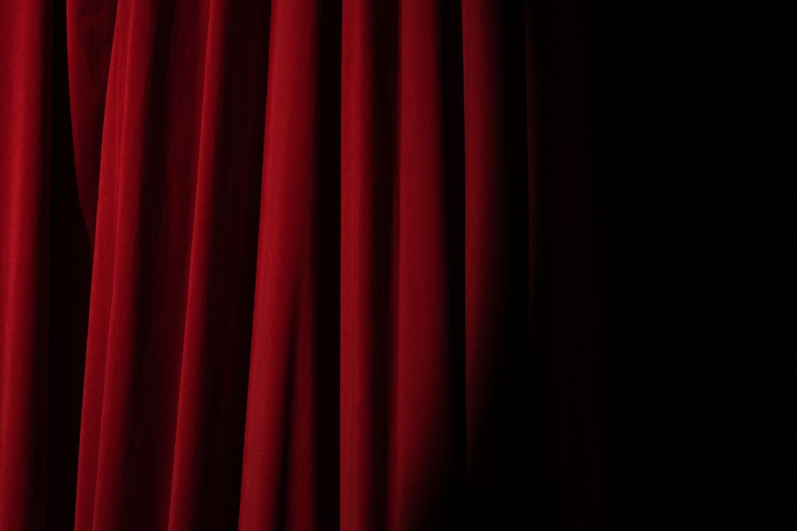 Detalhe de cortina de veludo vermelho de teatro