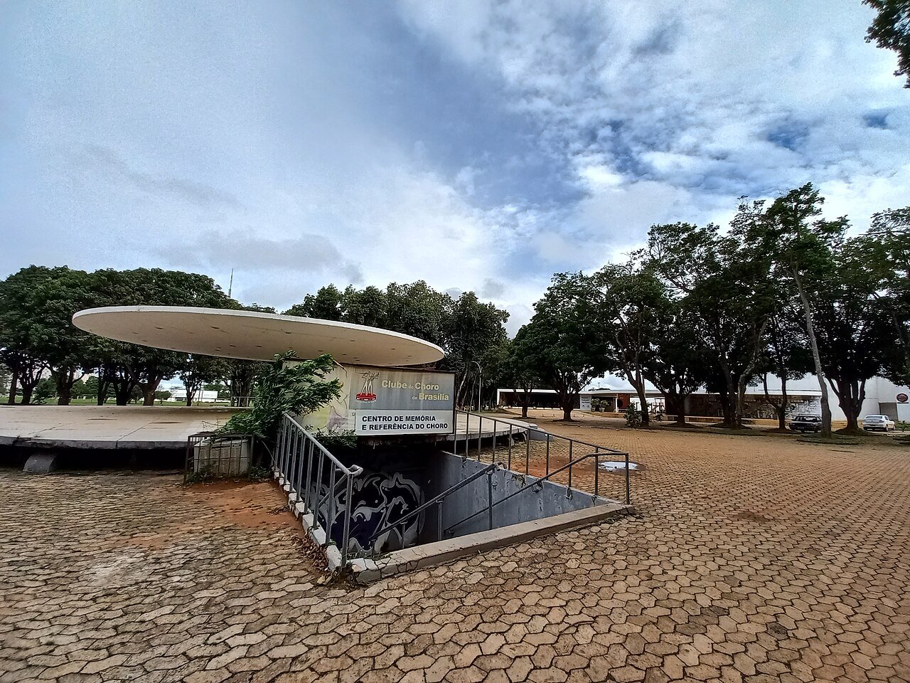 Marquise e placa do Clube do Choro de Brasília, com o Centro de Memória e Referência do Choro