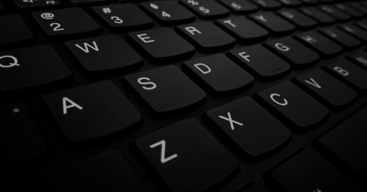 Close-up de teclado de computador preto