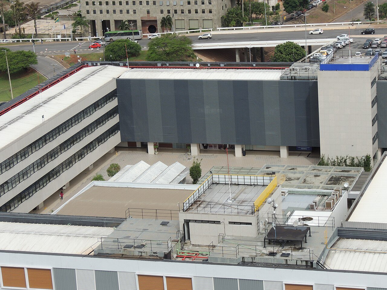 Vista aérea do prédio do Shopping Conjunto Nacional, no Plano Piloto