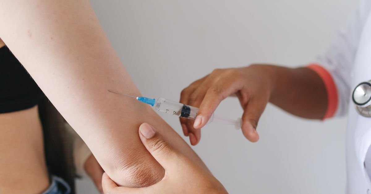 Ambulatório do Viajante no HRAN orienta sobre vacinas antes de viagens